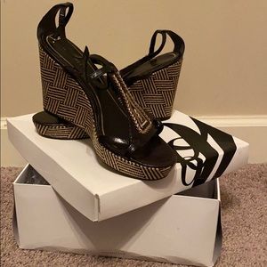 Nine West Safario wedge shoes size 9M